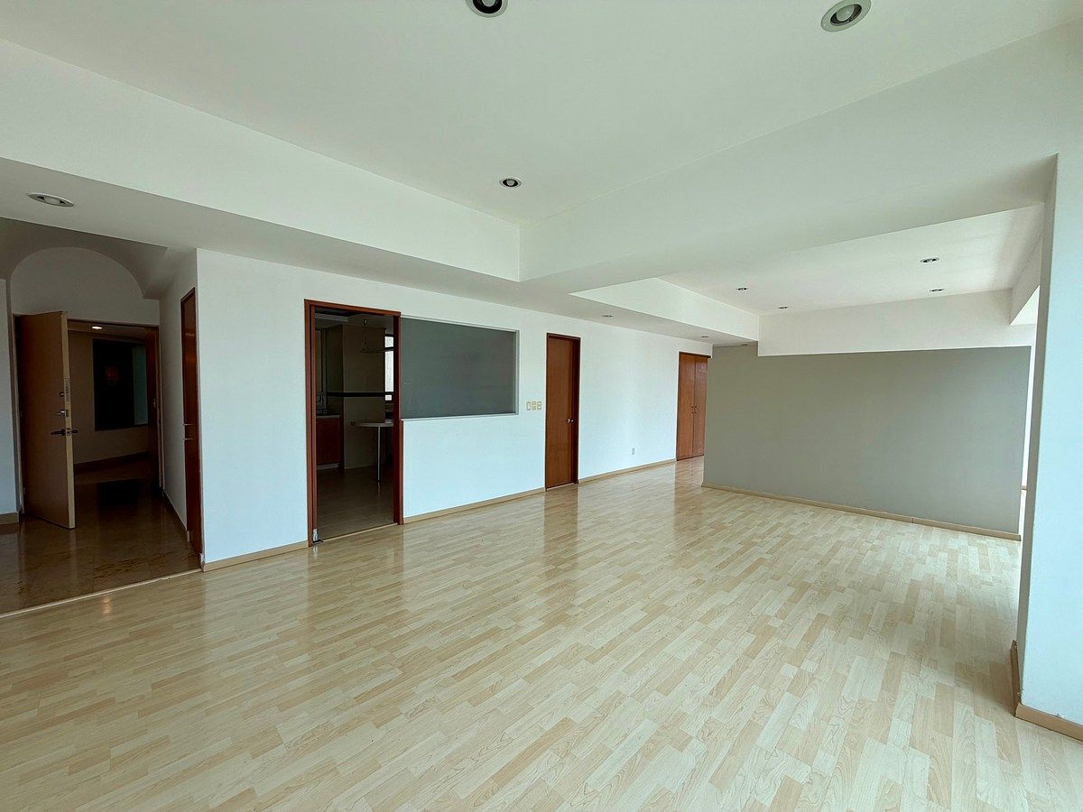 Apartment in Hacienda de las Palmas, Huixquilucan, photo 2 of 27
