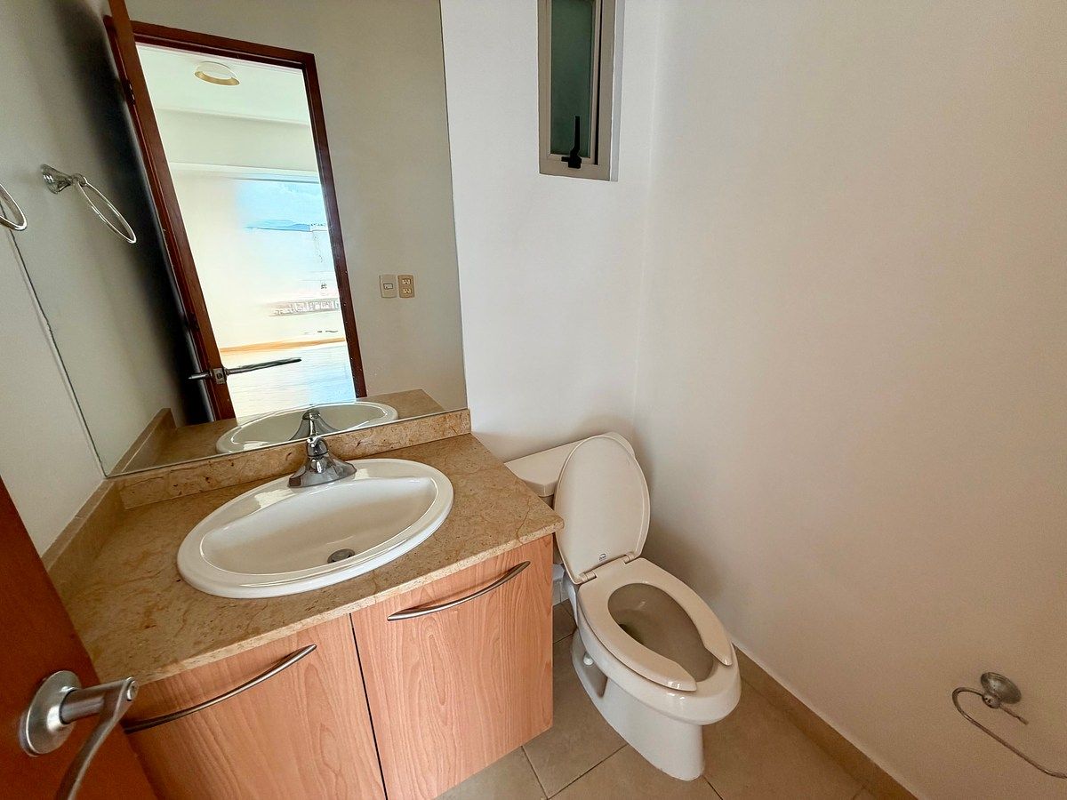 Apartment in Hacienda de las Palmas, Huixquilucan, photo 18 of 27