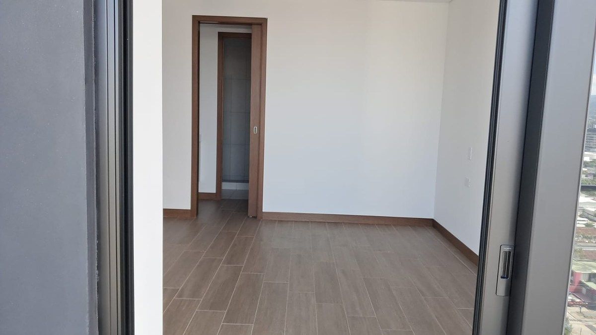 Apartamento en Zona 10, Guatemala, foto 5 de 36