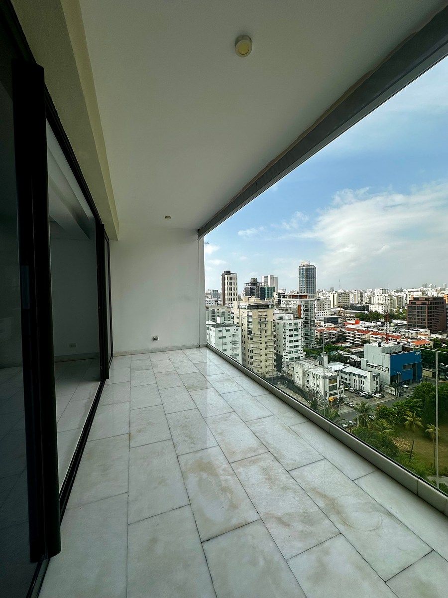 Venta y Alquiler de apto de lujo en Piantini con excelentes espacios, foto 1 de 33