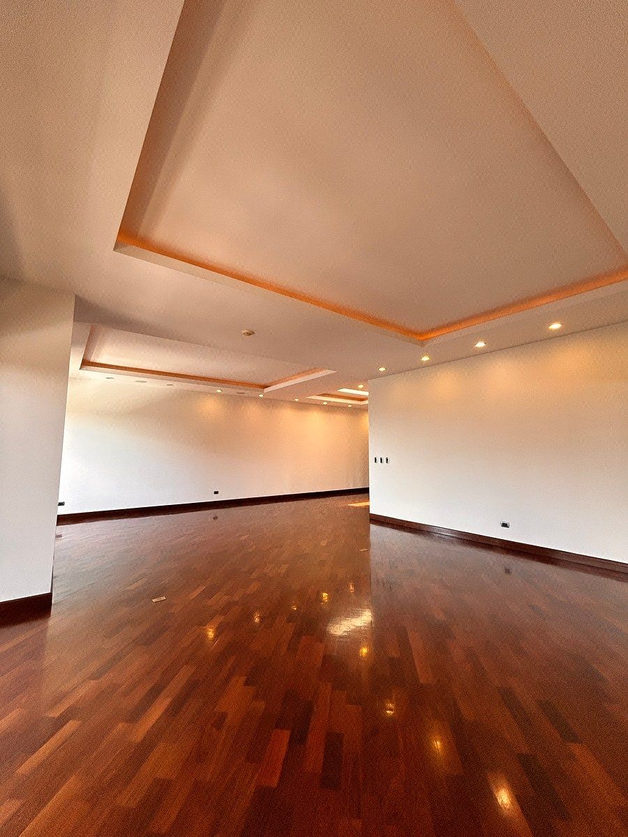 Apartamento en Zona 10, Guatemala, foto 2 de 24