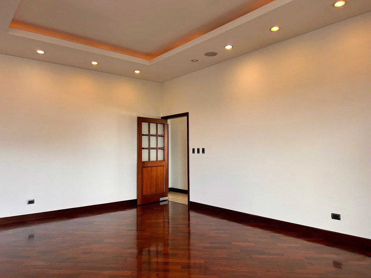 Apartamento en Zona 10, Guatemala, foto 4 de 24
