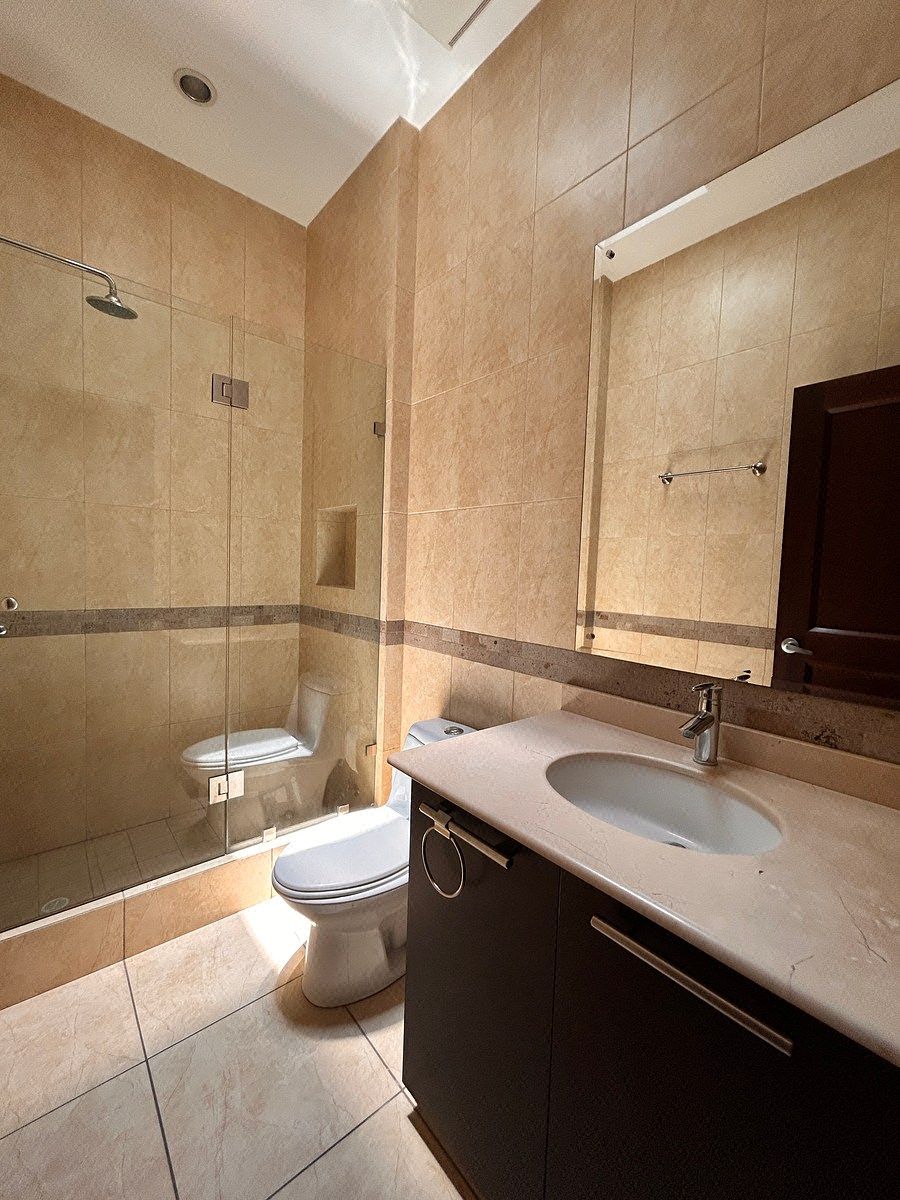 Apartamento en Zona 10, Guatemala, foto 13 de 24