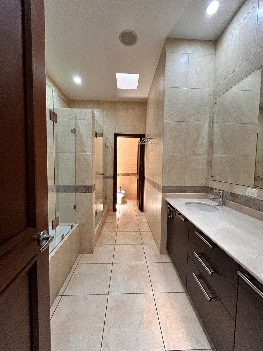 Apartamento en Zona 10, Guatemala, foto 16 de 24