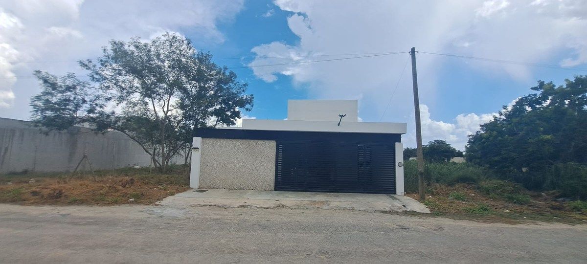 CASA COM TRÊS QUARTOS E PISCINA EM DZYTIA, foto 1 de 14