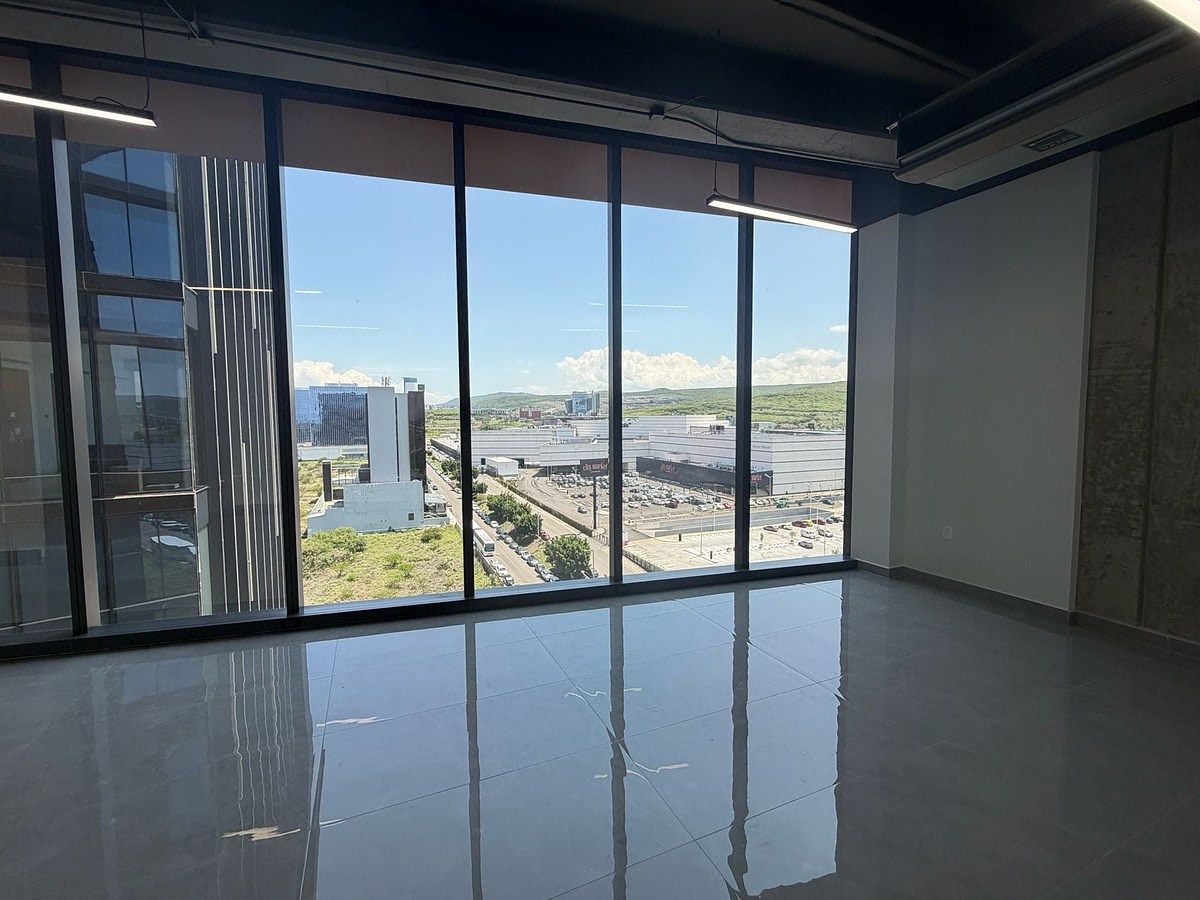 Oficina en Renta, Edificio Level Juriquilla, foto 1 de 17