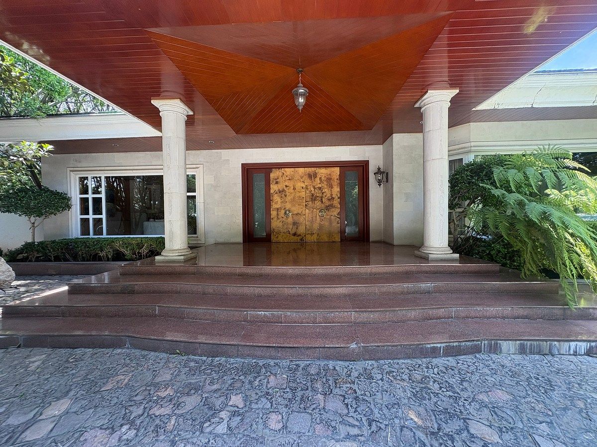 House in Bosques de las Lomas, Cuajimalpa de Morelos, photo 2 of 36