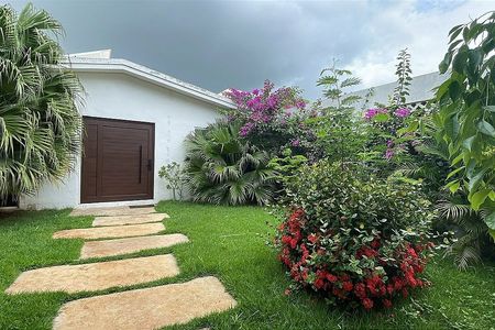 House for Sale, Cholul Centro, 4 Bedrooms.