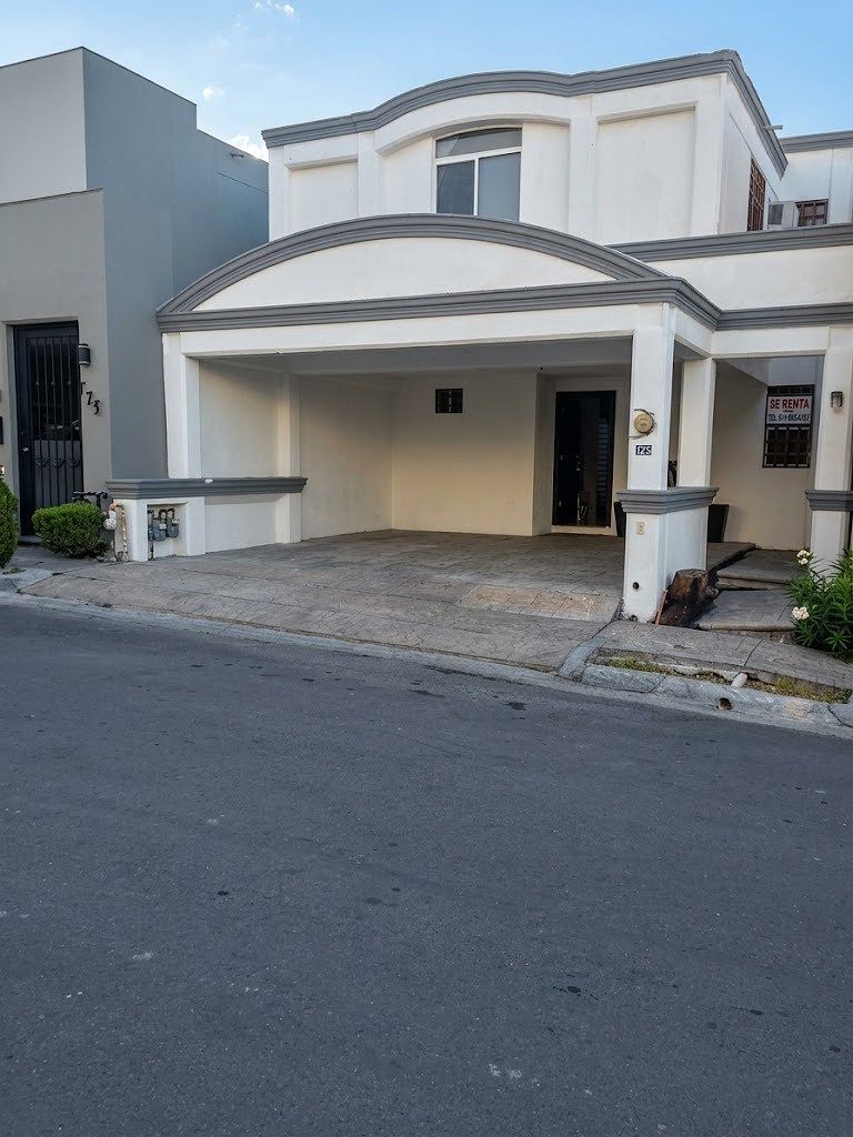 CASA EN VENTA EN CERRADAS DE CUMBRES, foto 1 de 13