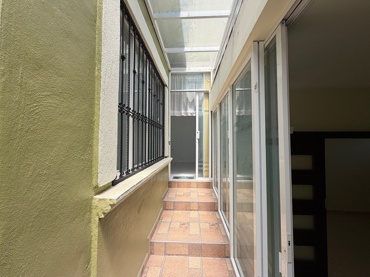 Pasillo principal, photo 2 of 21