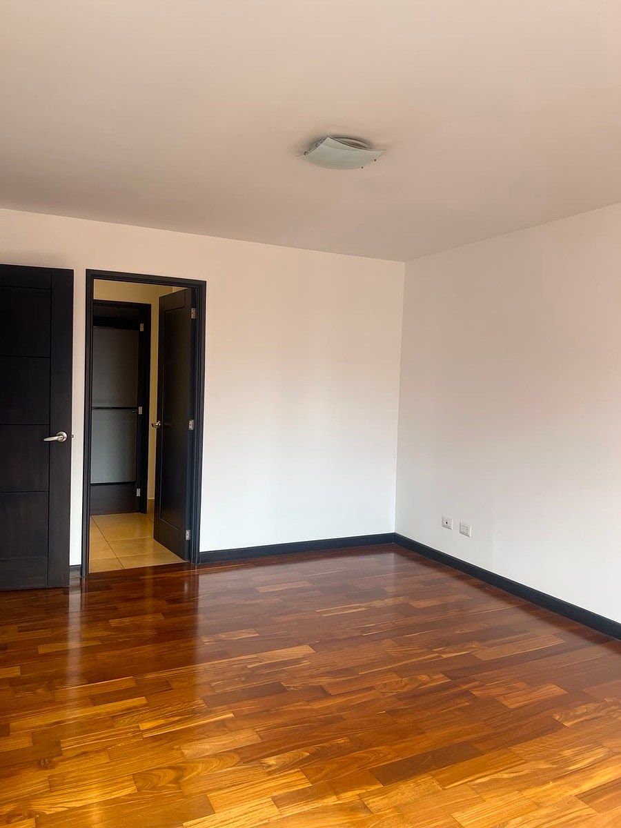 Apartamento en Zona 10, Guatemala, foto 11 de 26