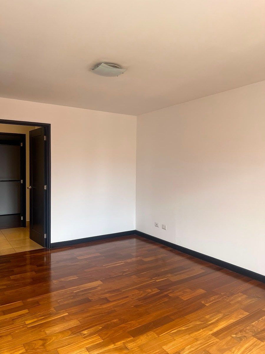 Apartamento en Zona 10, Guatemala, foto 18 de 26