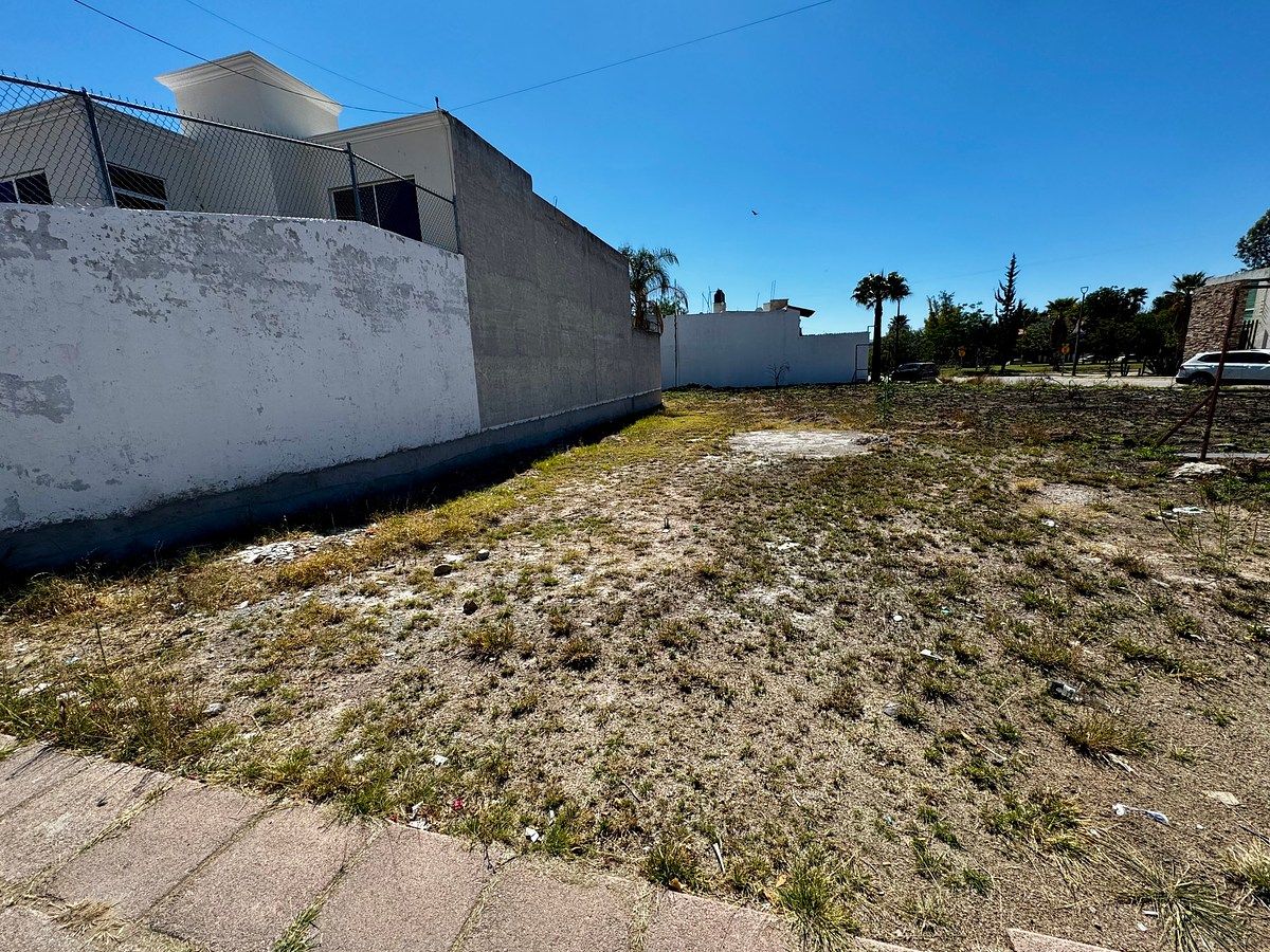 Lot in Valle del Campanario, Aguascalientes, photo 3 of 4