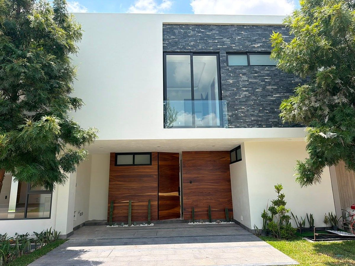 House for Sale Privanza Ponto, photo 1 of 13