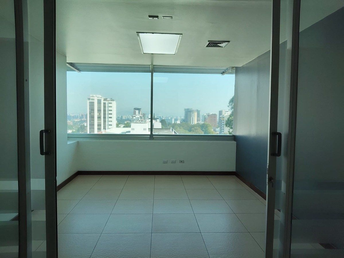 Oficina en Renta – Edificio AVANTE, Zona 15, foto 1 de 11