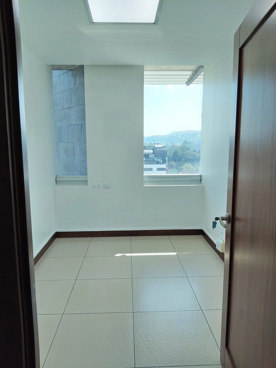 Oficina en Zona 15, Guatemala, foto 8 de 11