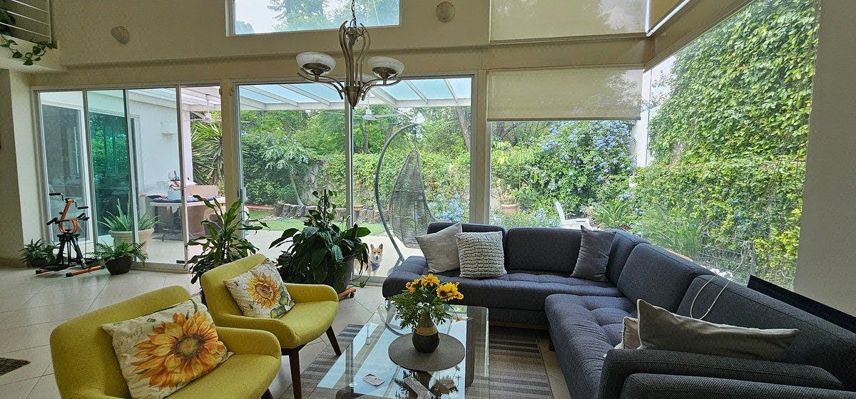 Casa en venta en Privada en Jurica Querétaro con Recámara abajo y jardín