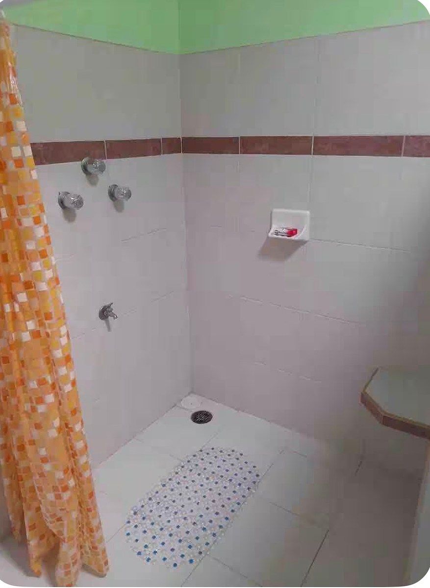 Shower upstairs, foto 29 de 47
