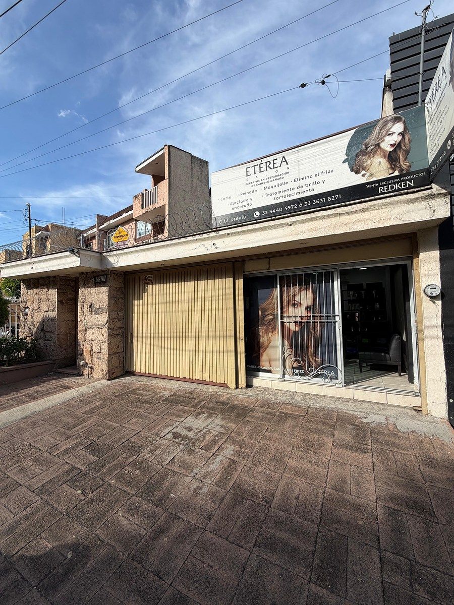 CASA CON USO DE SUELO EN VENTA EN AV TOPACIO - foto 3