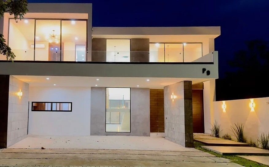 Casa de 4 Quartos com um no Andar Térreo, 12 Painéis Solares, Entrega Imediata, foto 1 de 48