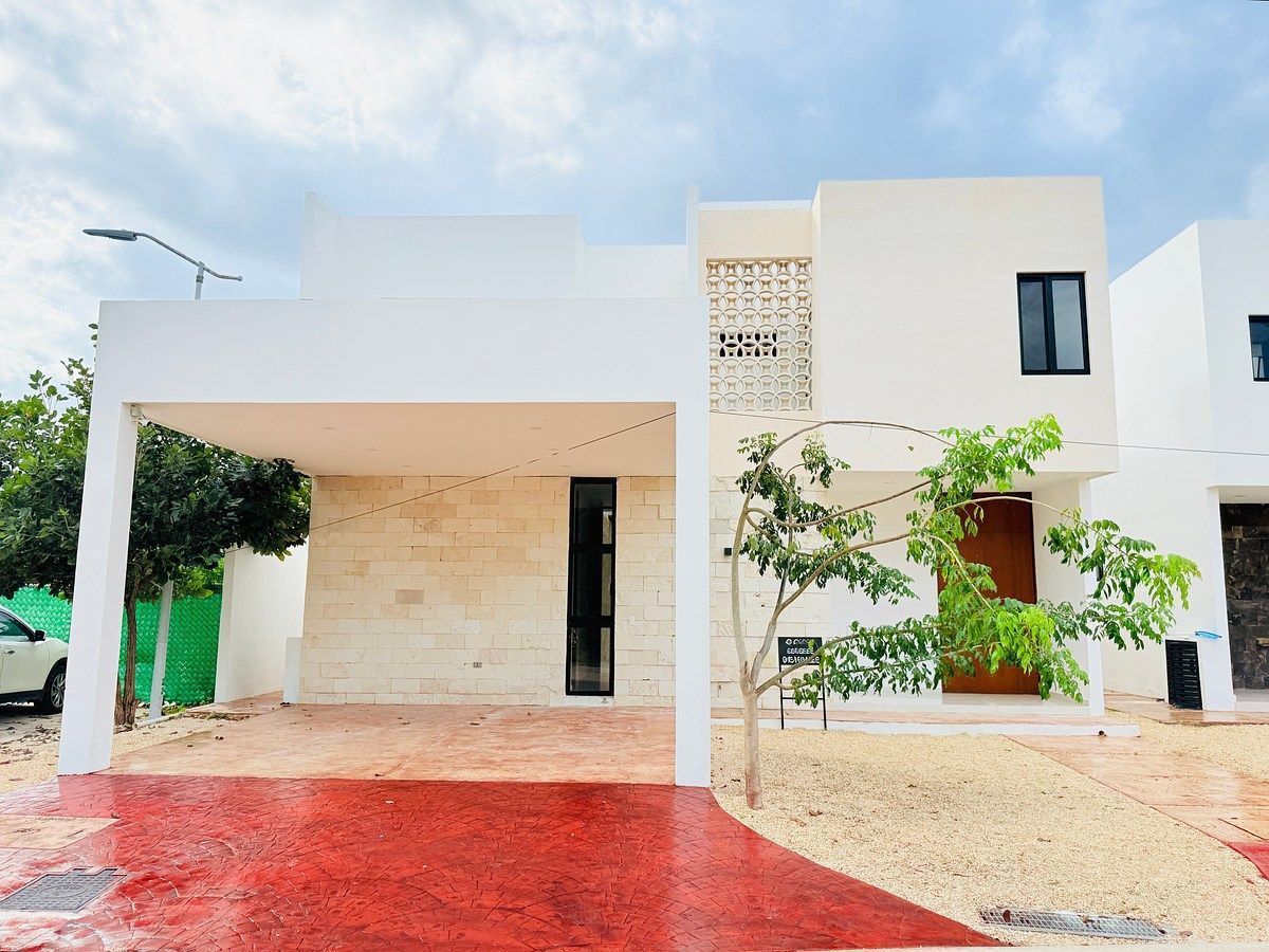 CASA DE 4 RECÁMARAS EN ESQUINA DENTRO DE PRIVADA ALTOZANO, foto 1 de 17