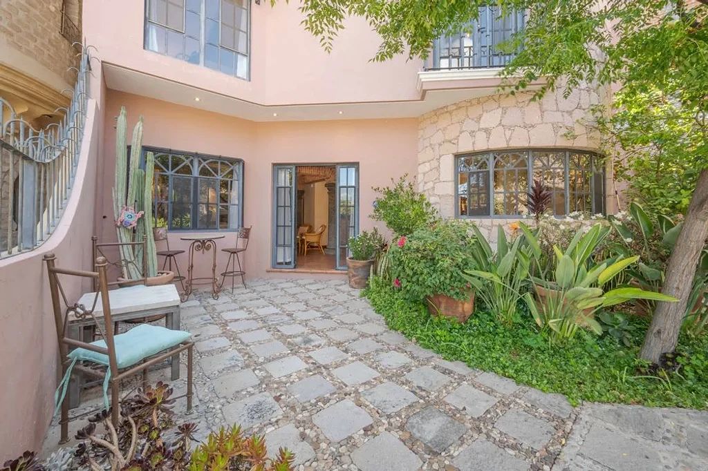 House in Gated Community in San Antonio, San Miguel de Allende, photo 5 of 27