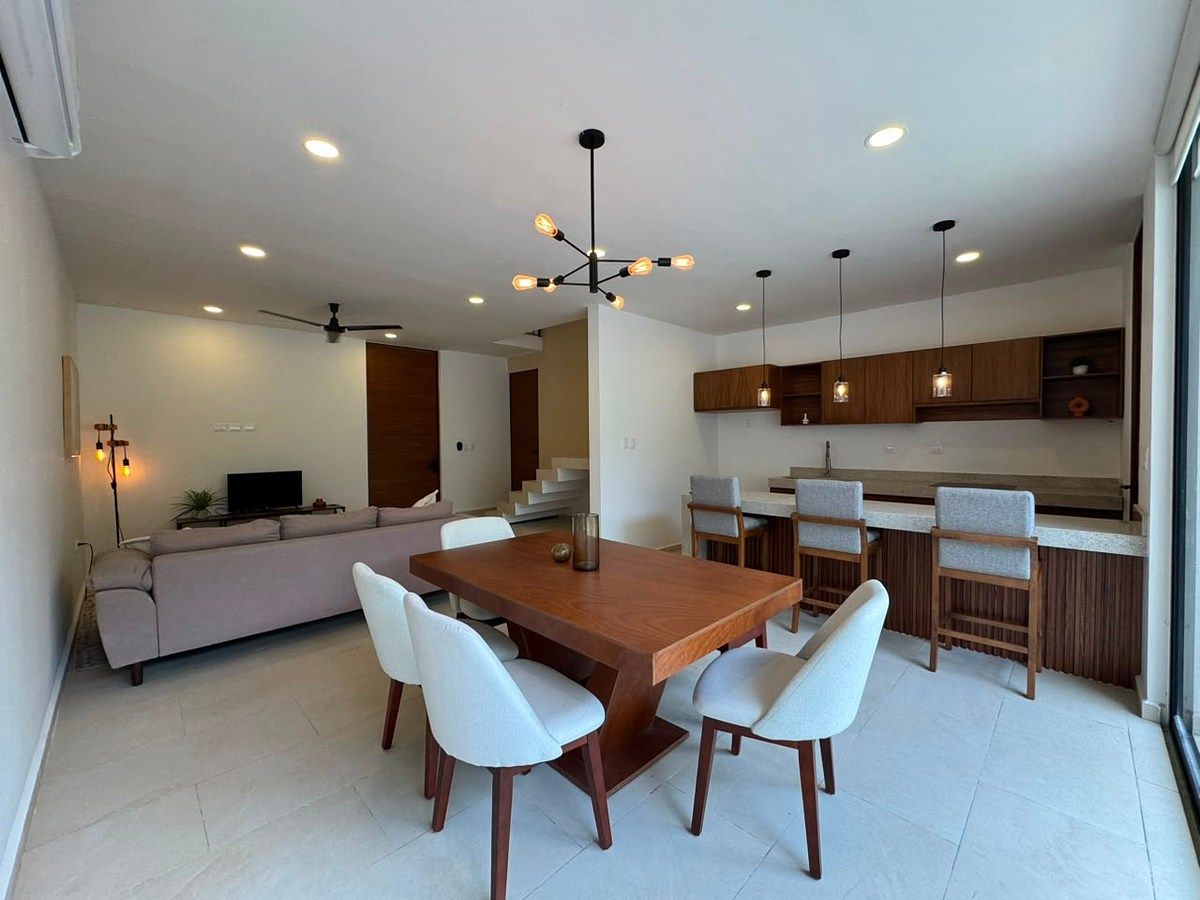 Venda de Townhouse Mobiliado, 3 quartos, escritura imediata, Mérida, foto 1 de 30