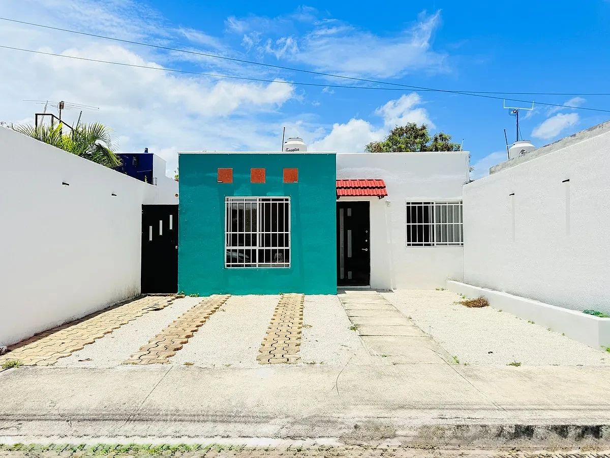 House in Caucel, Mérida, photo 2 of 9