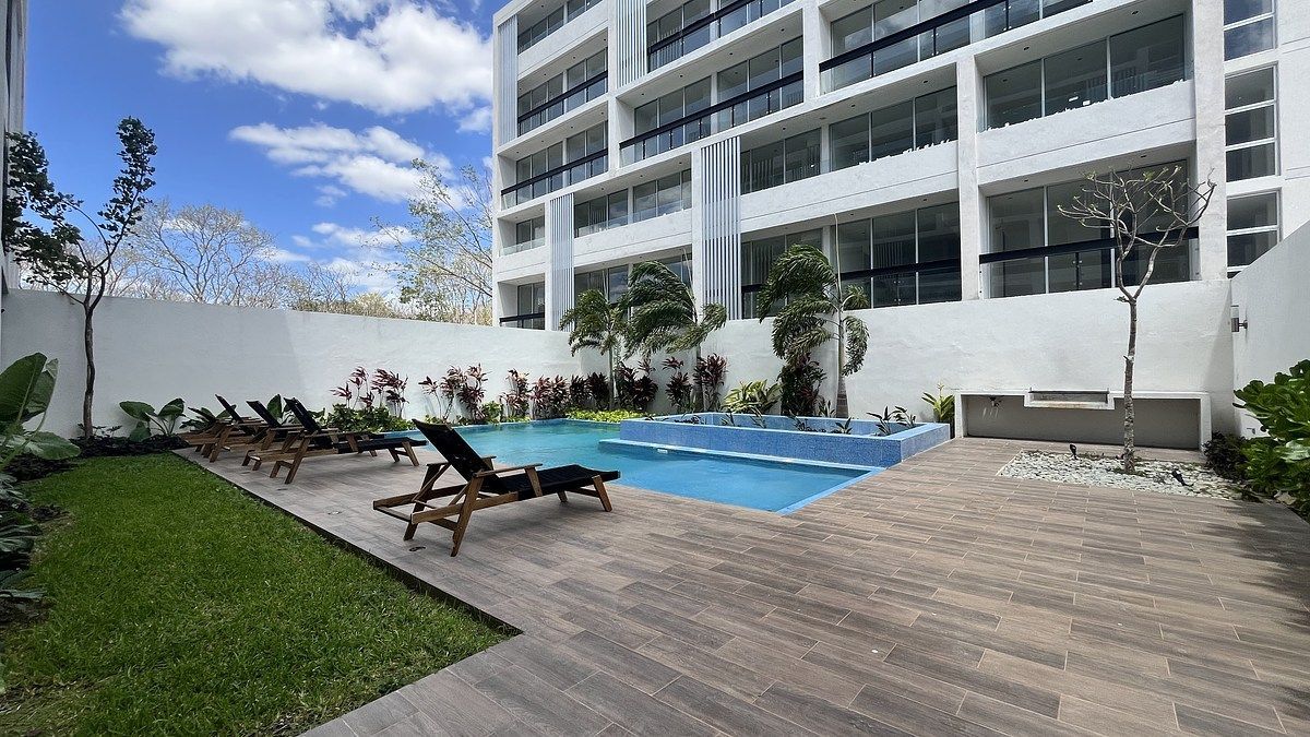 Penthouse AMUEBLADO 2 Recámaras en Temozón Norte con Rooftop Privado y Alberca |, foto 1 de 50