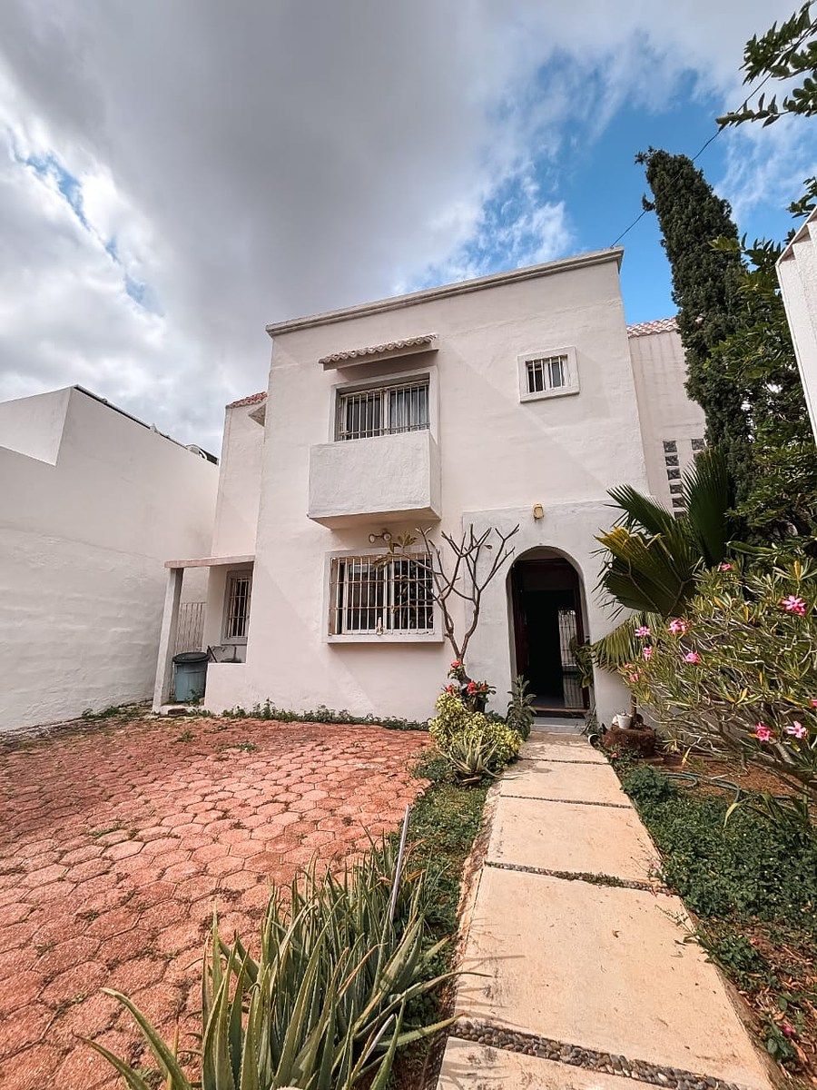 Casa en venta para remodelar en colonia Montebello, foto 1 de 17