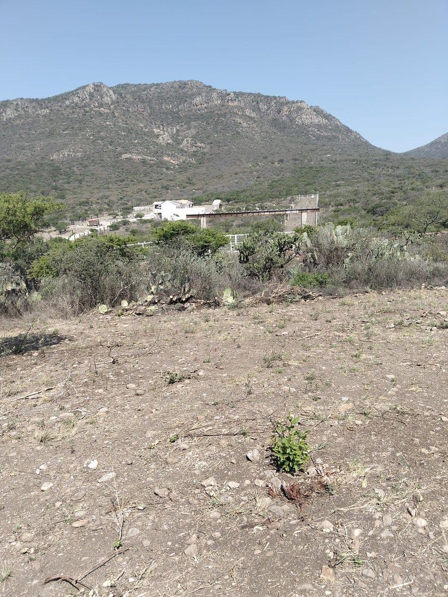 Lote em Bernal, Ezequiel Montes, foto 2 de 4