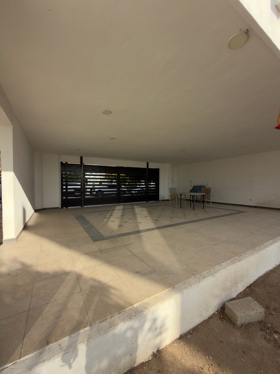 COCHERA, foto 2 de 35