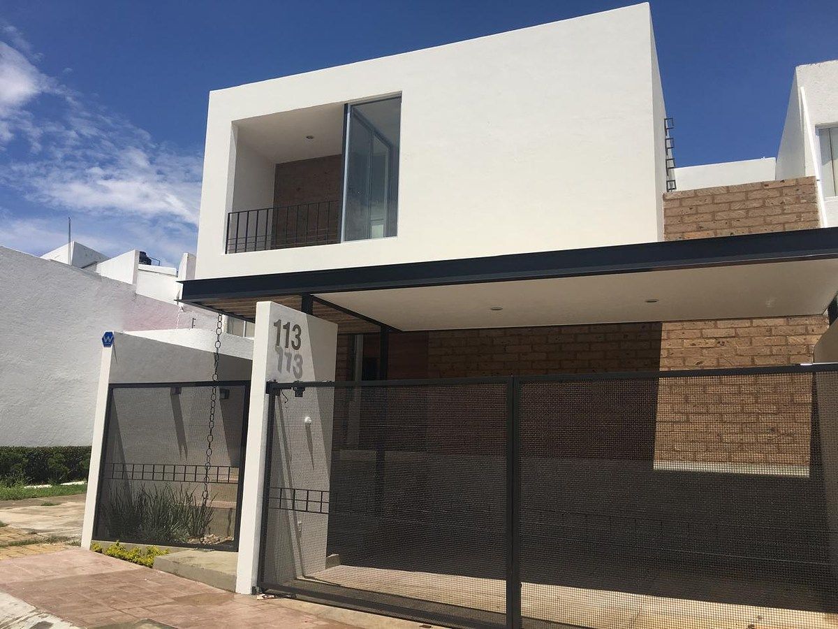 CASA À VENDA EM LOMAS DE GRAN JARDIM COM QUARTO NO ANDAR TÉRREO, foto 1 de 11