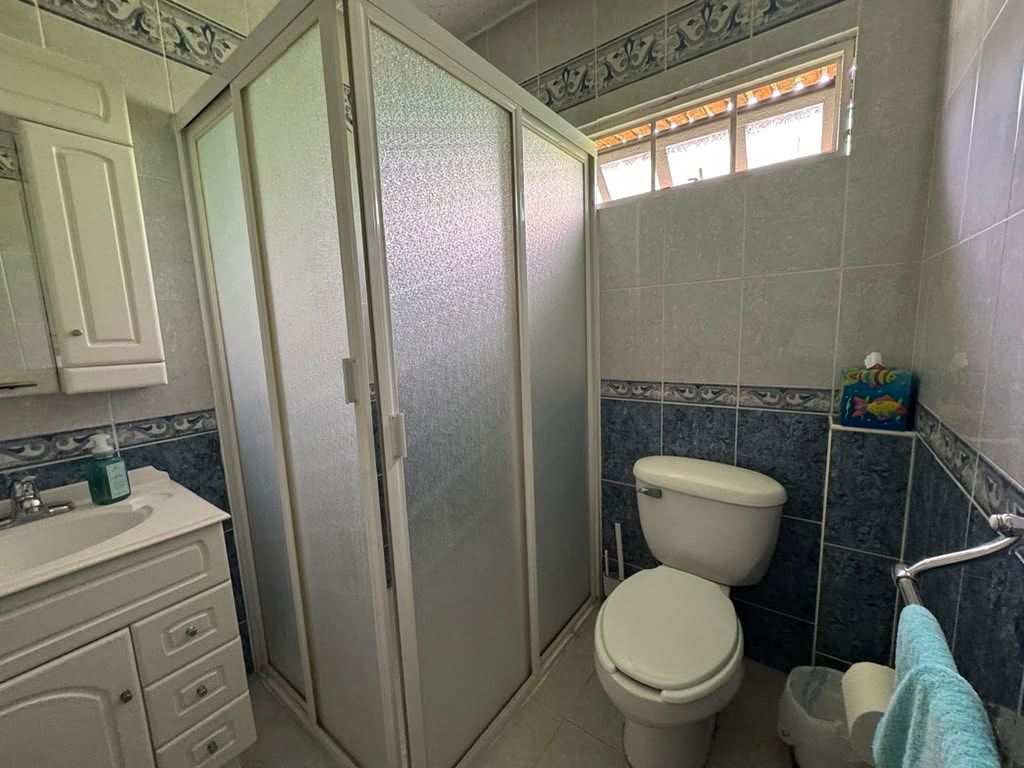 Baño Compartido, foto 24 de 40