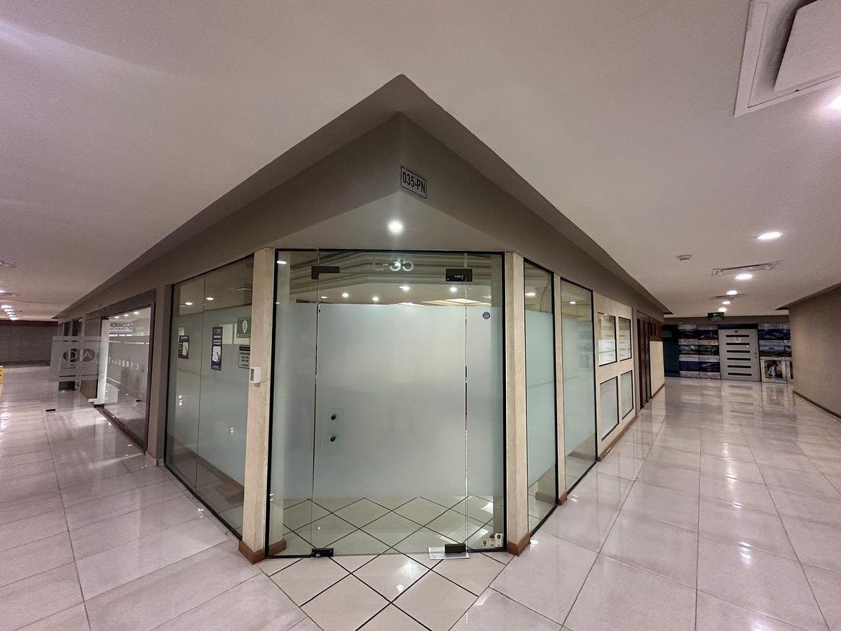 Oficina Comercial a la Venta en Cintermex, Monterrey, foto 1 de 6