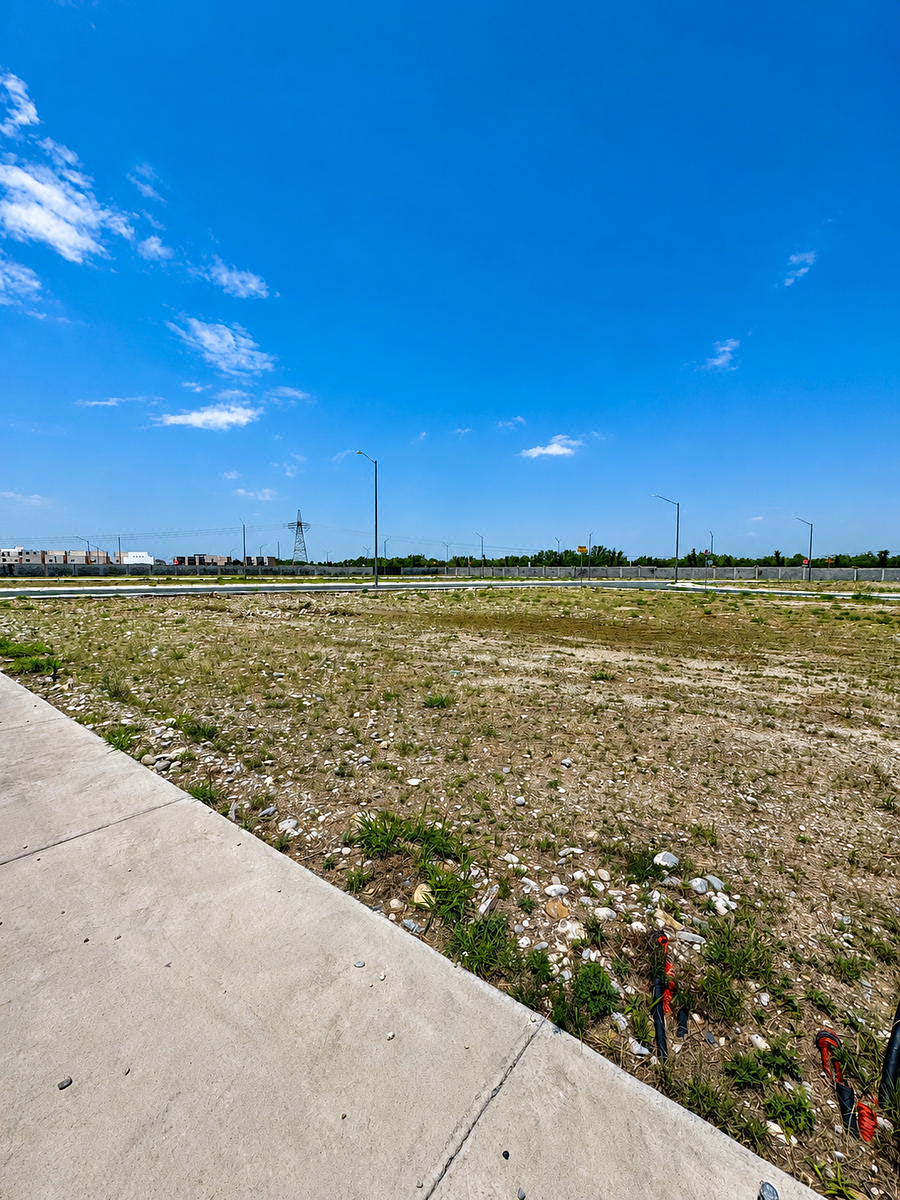 Terreno en Venta frente a parque Rinconada Colonial