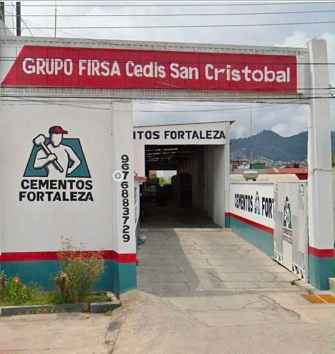 SE RENTA BODEGA EN EL BOULEVARD JUAN SABINES, foto 1 de 4
