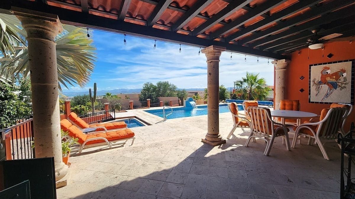 Foto 2 de Casa hacienda mexicana, El Encanto 1501 m²