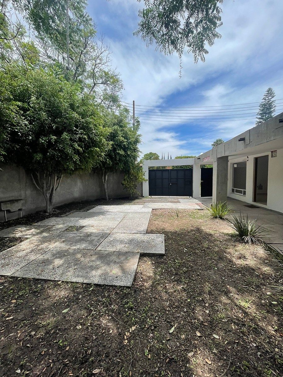 HOUSE FOR SALE IN QUERETARO JURICA, photo 1 of 13