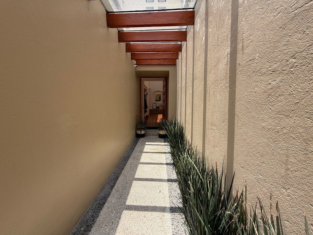 BELÍSSIMA CASA À VENDA EM CONDOMÍNIO EM HACIENDA DE LAS PALMAS!!, foto 1 de 36