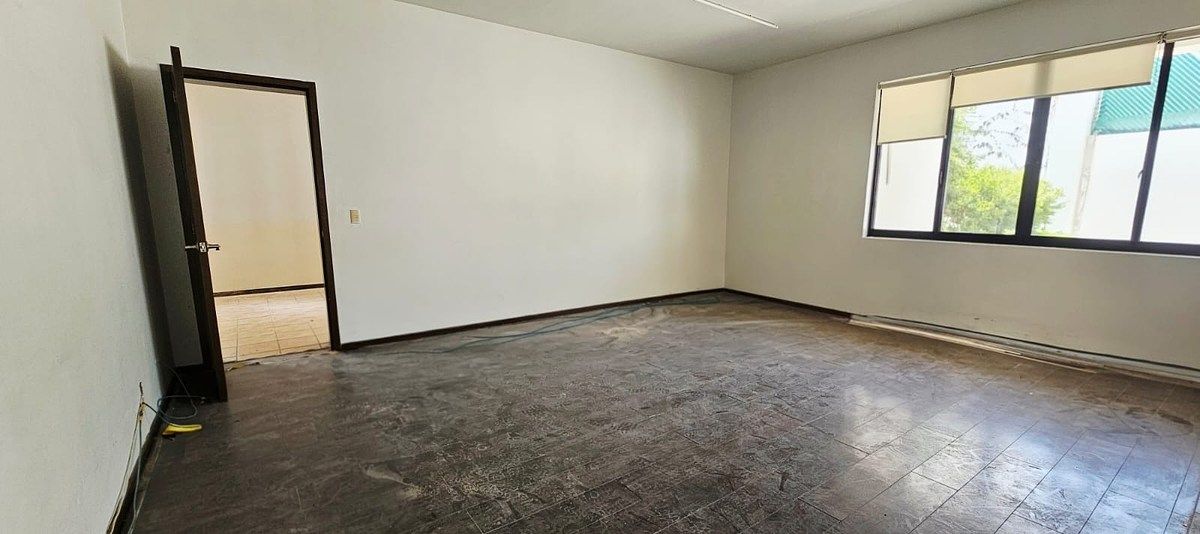 Casa com uso comercial em Jardines del Bosque Centro, Guadalajara, foto 6 de 12