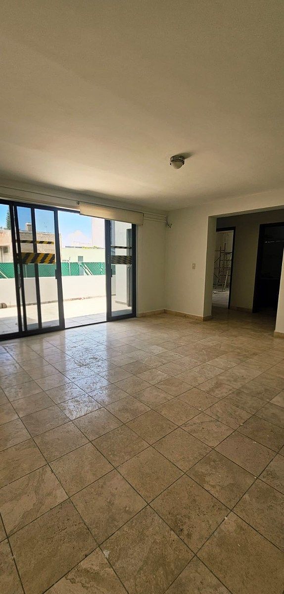 Casa com uso comercial em Jardines del Bosque Centro, Guadalajara, foto 2 de 12