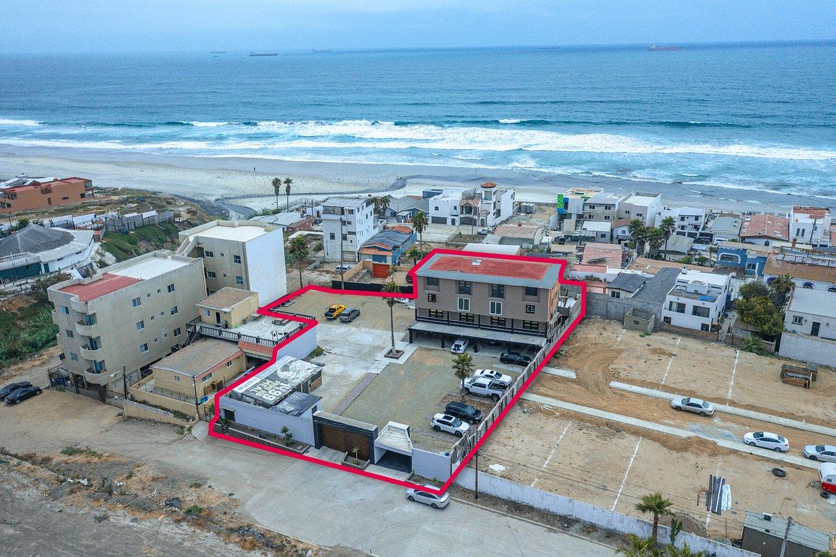 Edificio de 4 Niveles con Vista al Mar | Gran Potencial de Inversión, foto 1 de 14