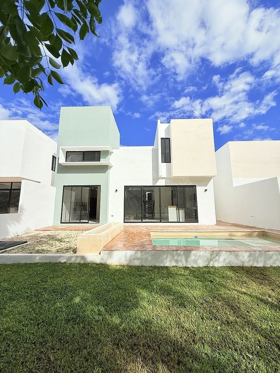 House for sale with 4 bedrooms located in the Altozano private community, photo 1 of 14