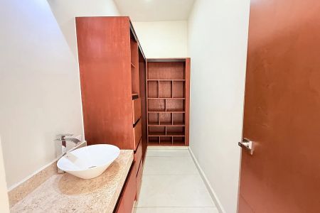Casa en venta de 4 recamaras ubicada en privada Altozano