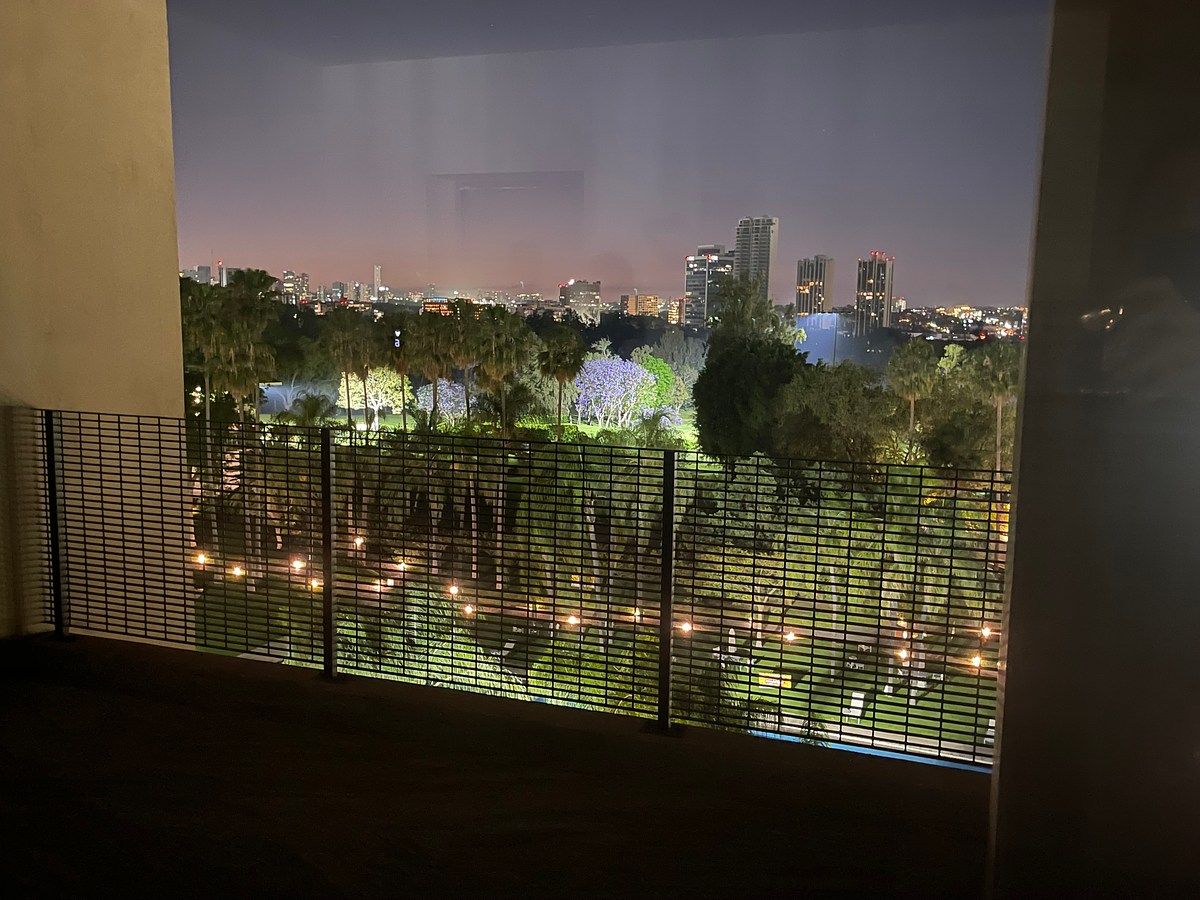 Vista de noche al country club, photo 4 of 11