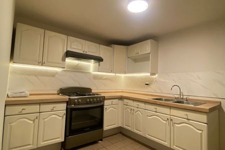 Townhouse en Renta, Condocasas Cumbres, Monterrey Nuevo León.