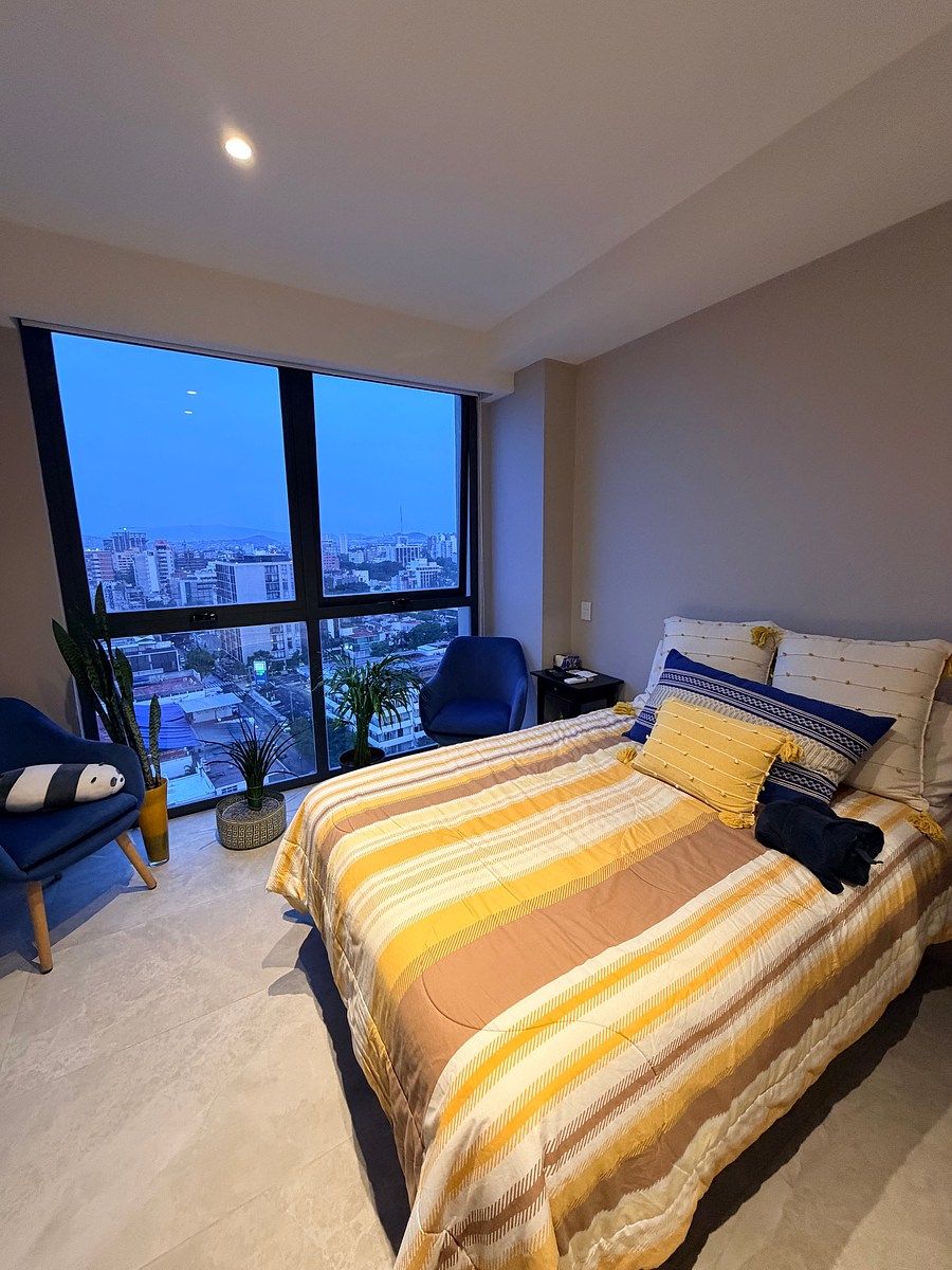 Hermoso Departamento en Ladrón de Guevara / Zona Americana, foto 1 de 46