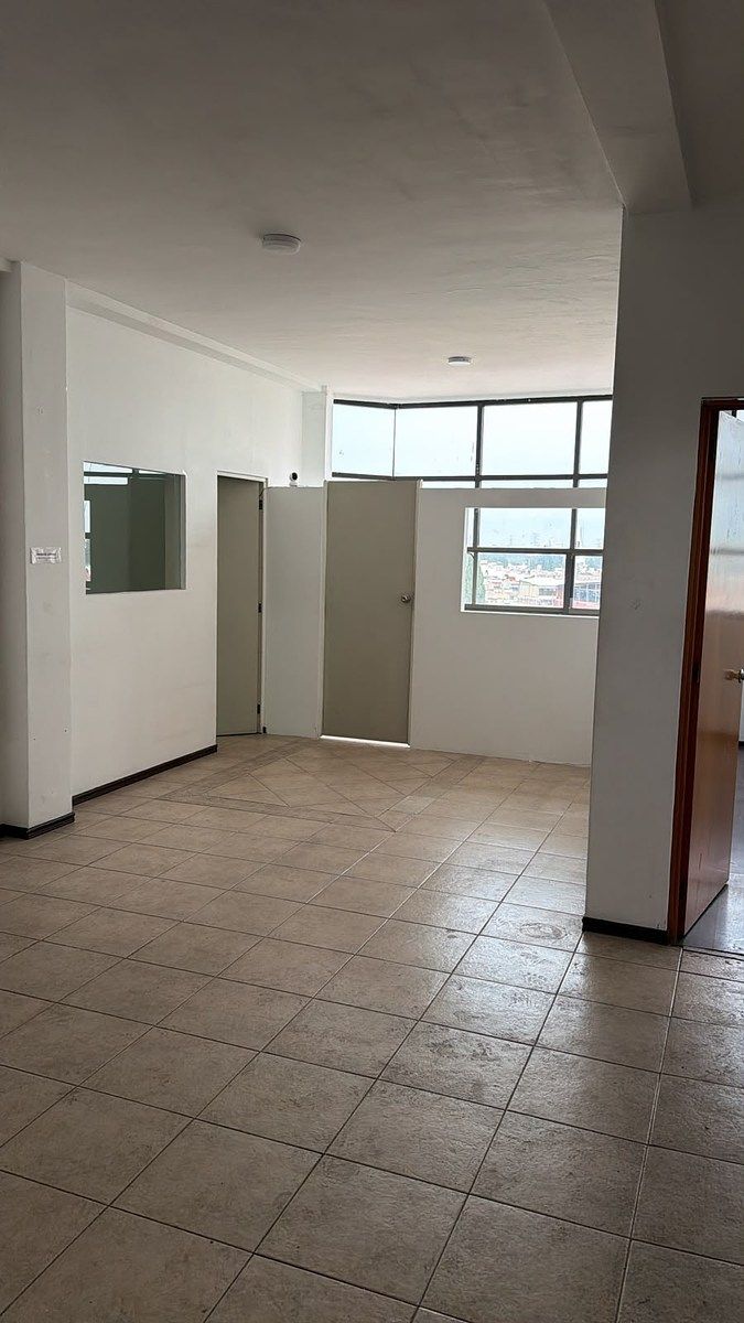 Edificio en Comisión Federal de Electricidad, Toluca, foto 2 de 9