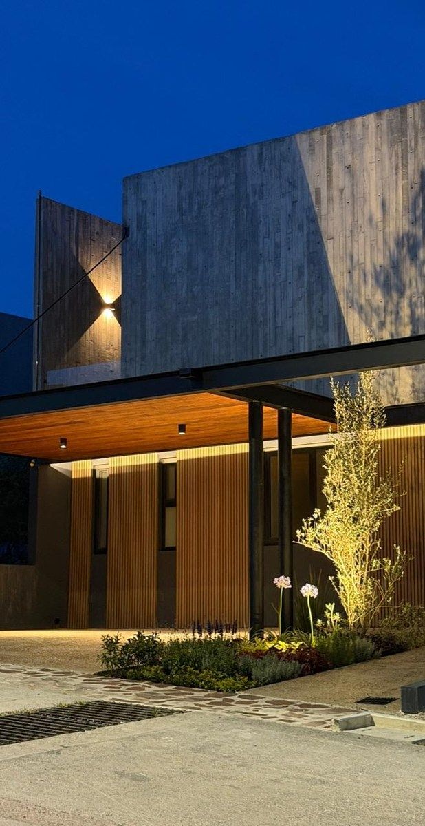 Modern Author House for Sale in Warm Brutalism Style in Altozano, Querétaro - foto 3